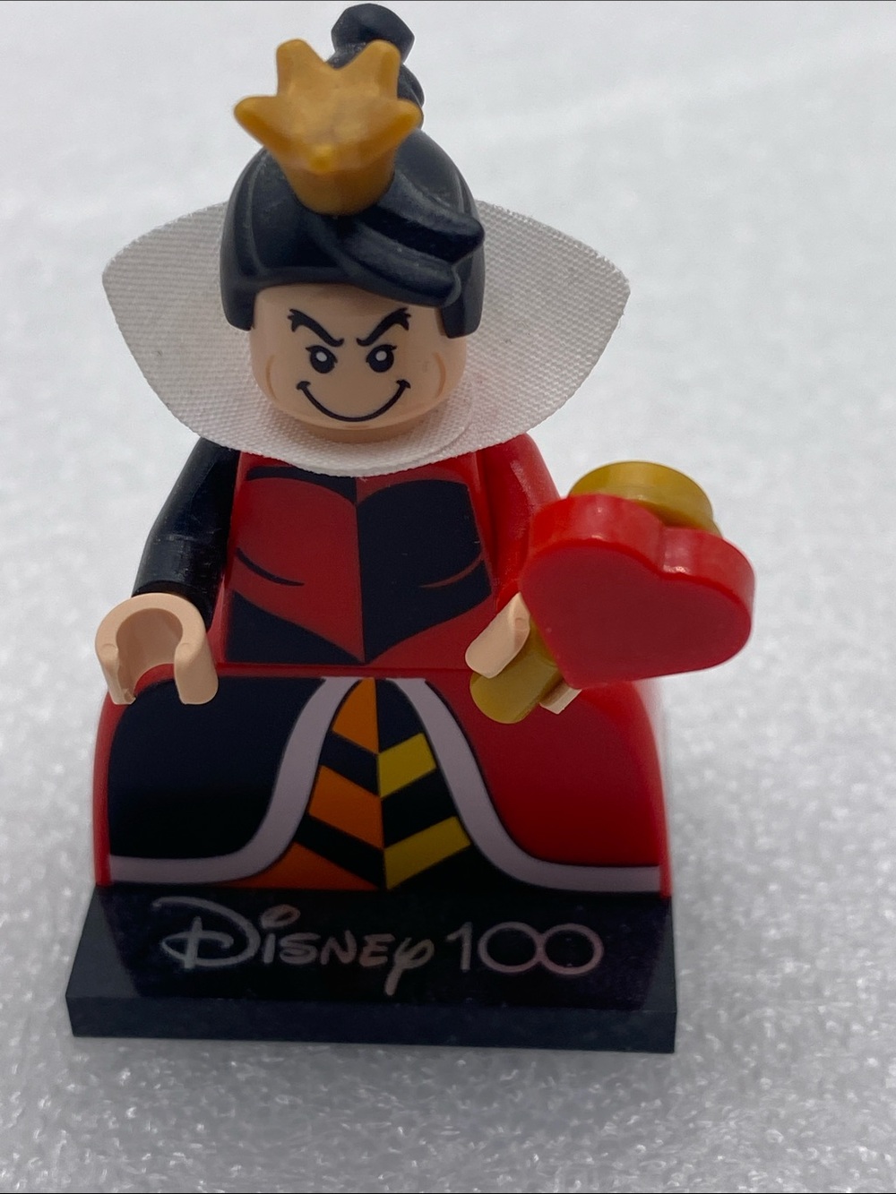 Collectible Lego Disney 100 Queen of Hearts ❤️